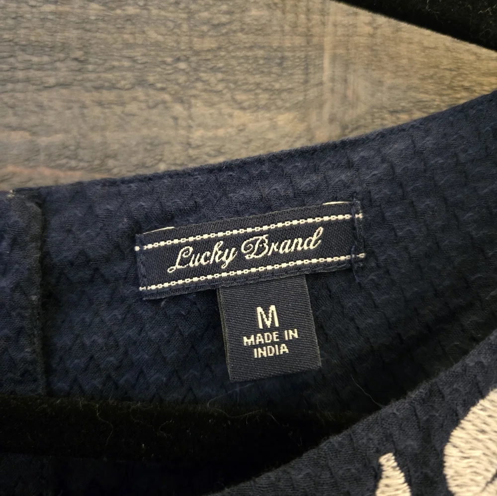 Lucky Brand Navy Embroidered Tank Medium - Picture 5 of 9